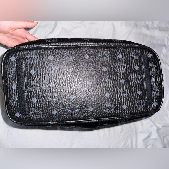 MCM Reversible Liz Shopper Medium - Picture 8 of 10